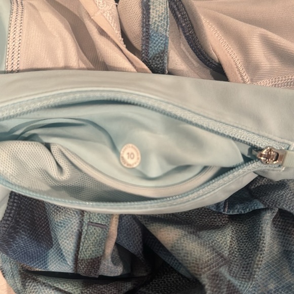 lululemon athletica Blue Geometric Athletic Shorts - Picture 6 of 7